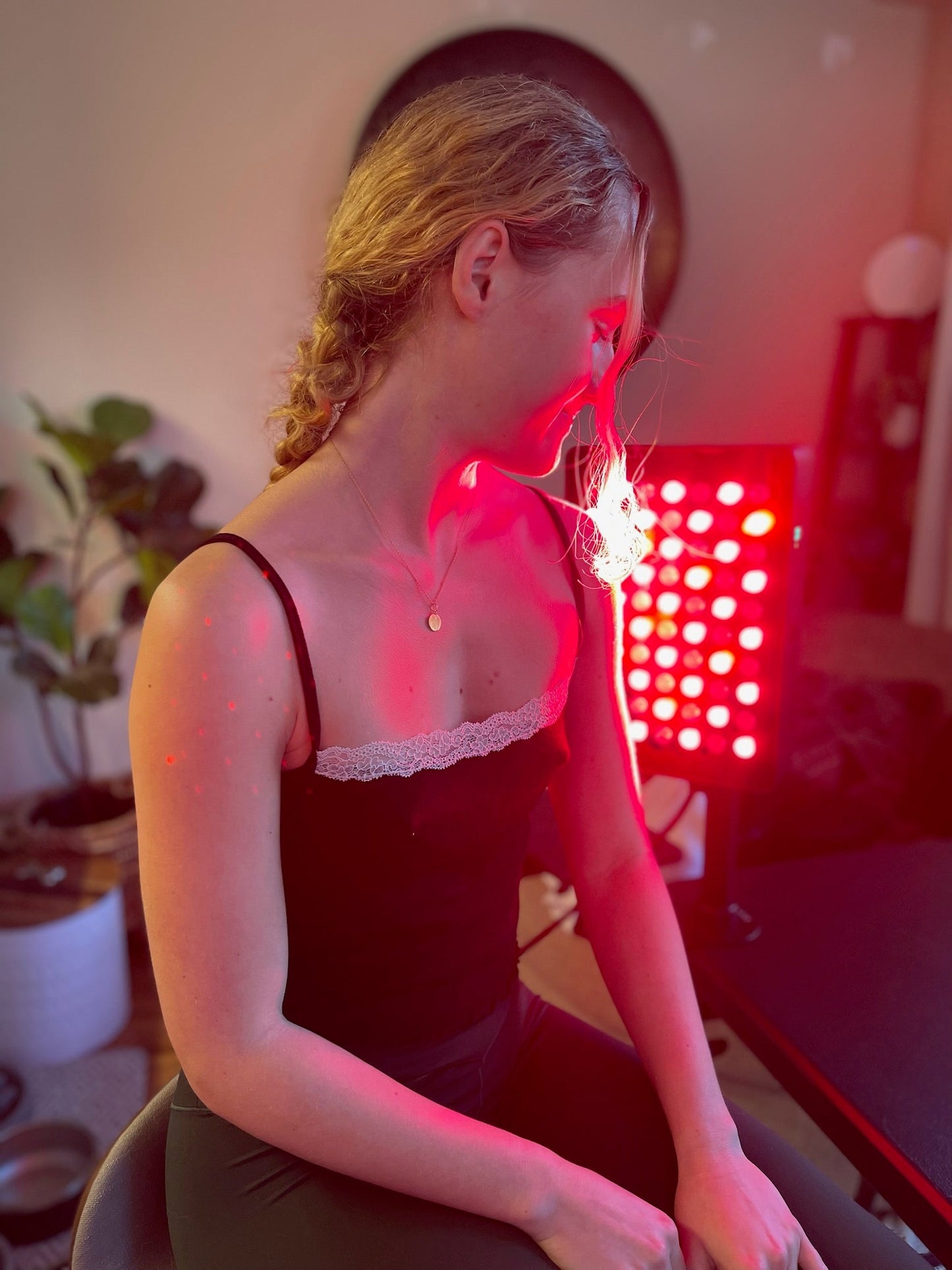 Kivo Vital 300: Portable Small Red Light Therapy Panel