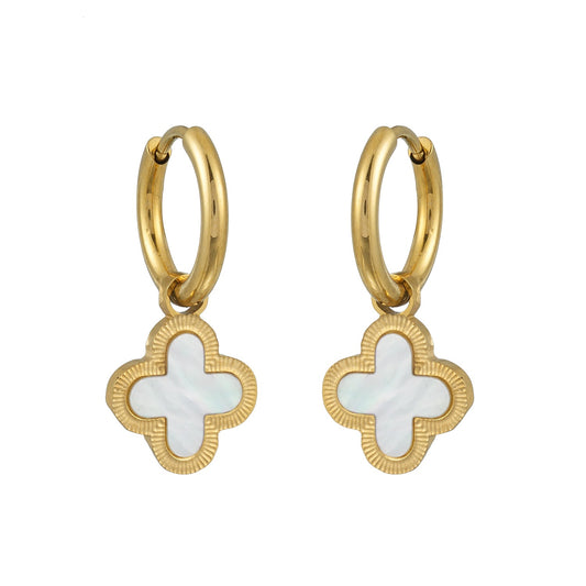 HACKNEY NINE Jewellery KADSRA Gold clover-shaped shell charm necklace with a classic round hoop.