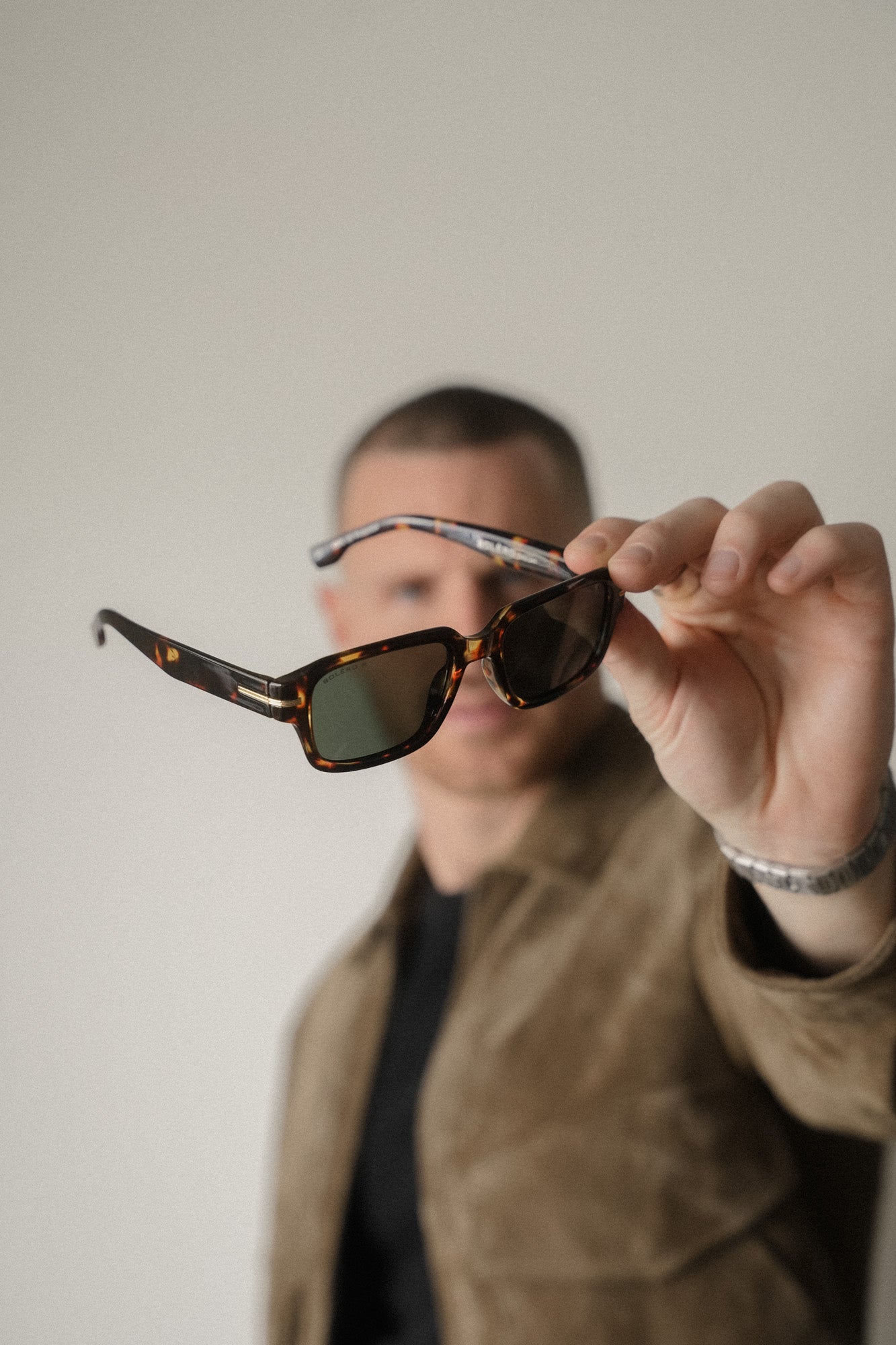 Boléro Rhea — Retro Rectangle Sunglasses