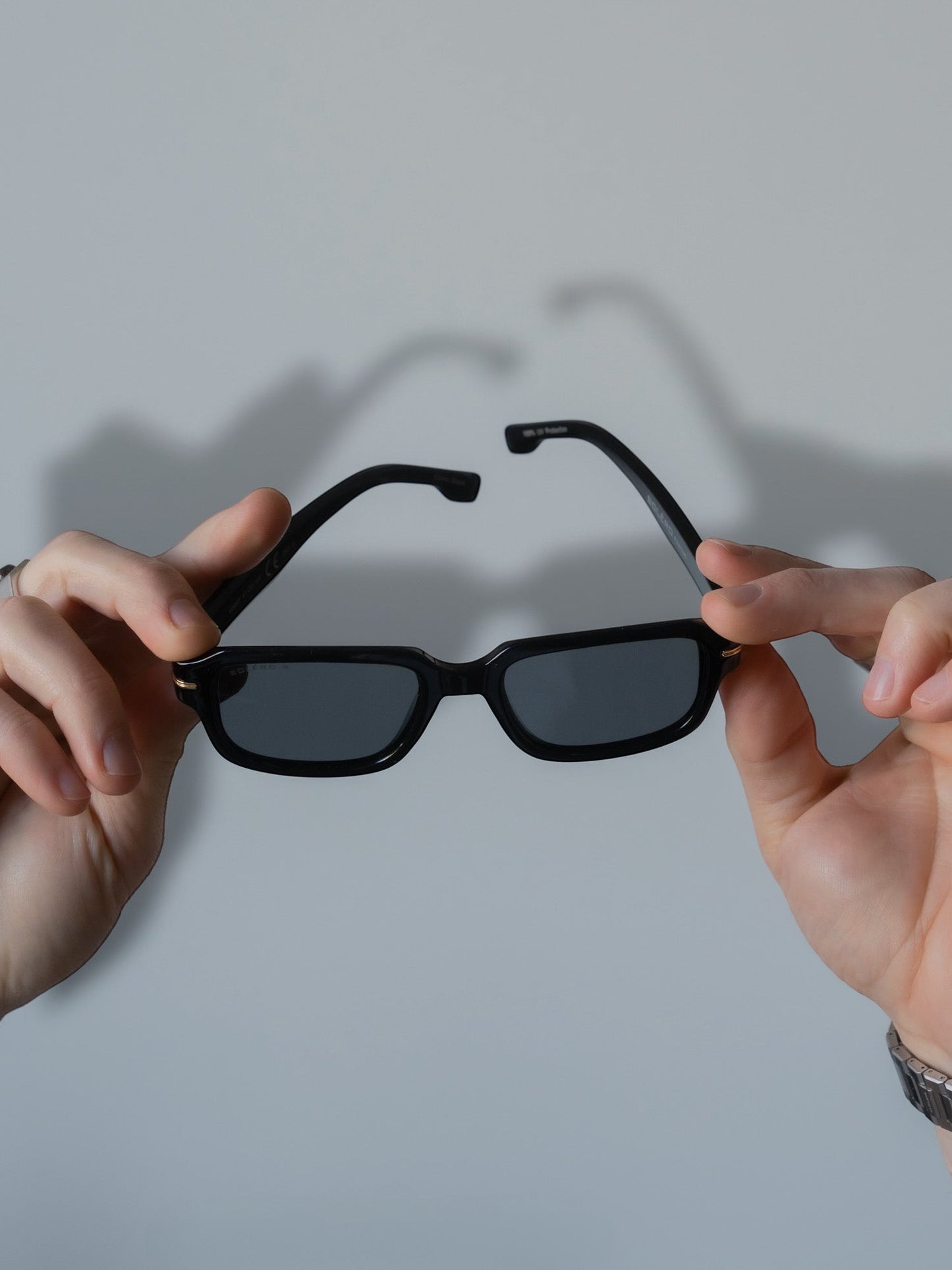 Boléro Rhea — Retro Rectangle Sunglasses
