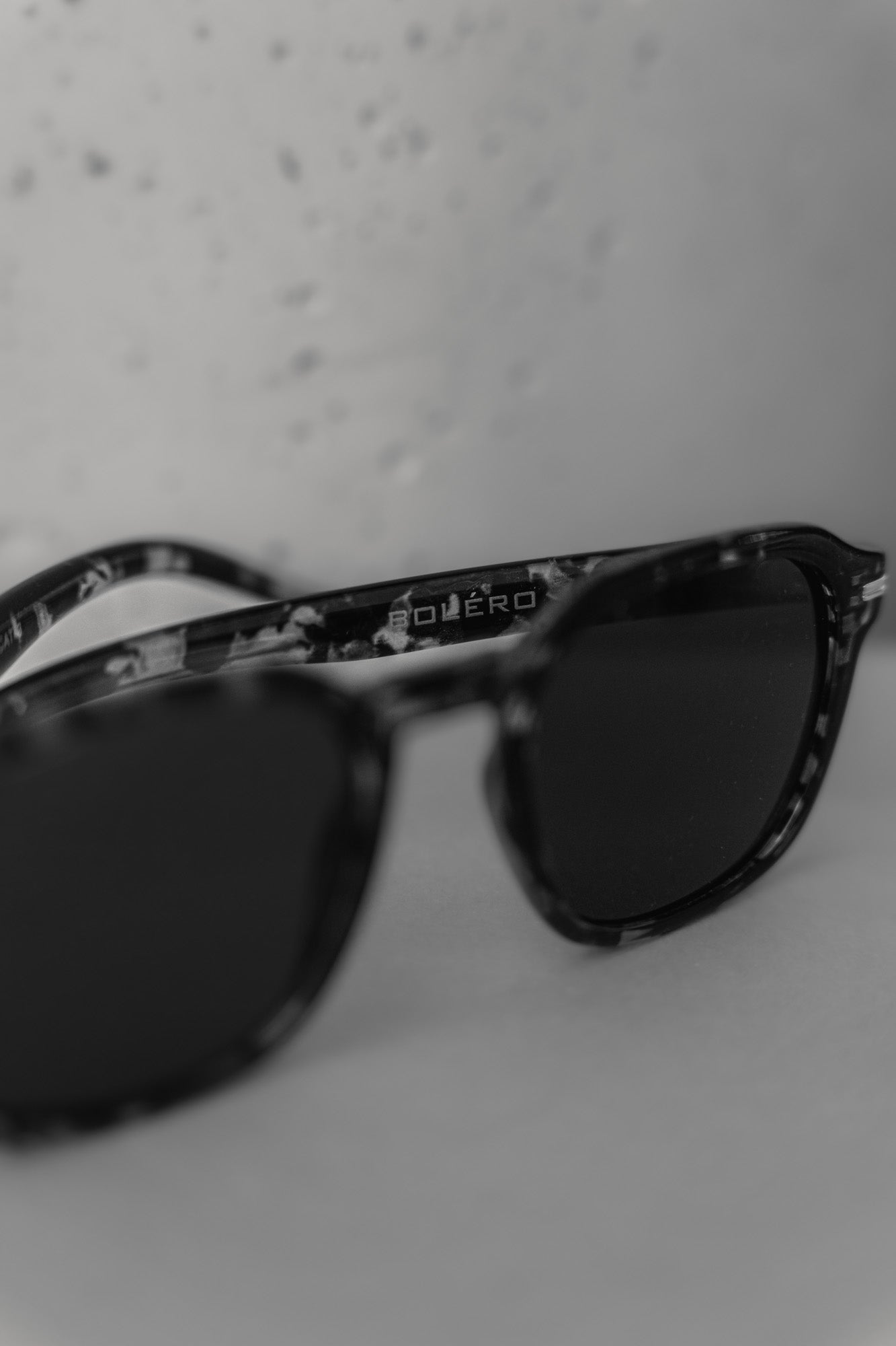 Boléro Quinn — Retro Square Sunglasses