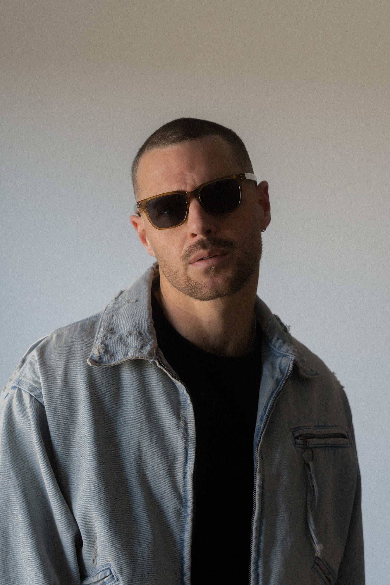 Boléro Vale — Classic Black Wayfarer Sunglasses